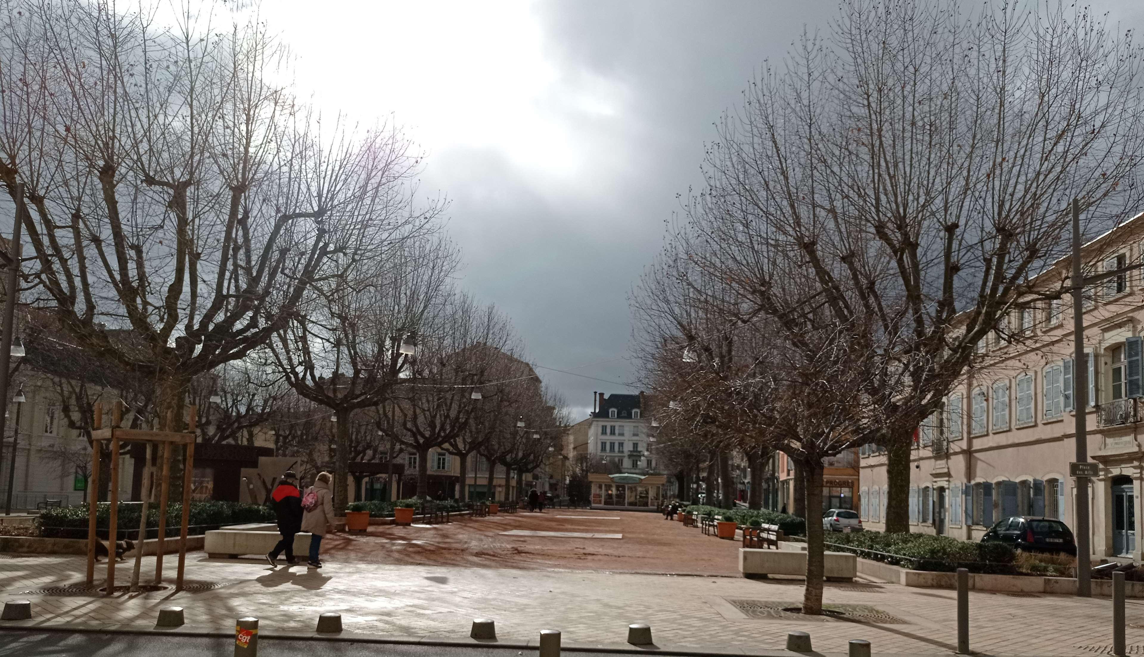 فندق كيرياد فيليفرانشي سور ساوني Villefranche-sur-Saône المظهر الخارجي الصورة